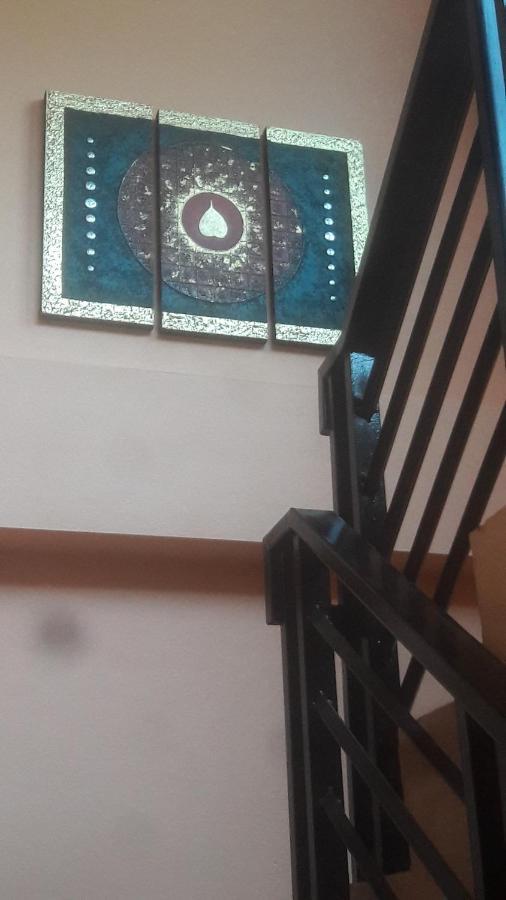 Chom Chan Guesthouse & Hostel เชียงใหม่ ภายนอก รูปภาพ