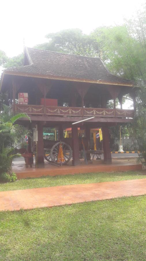 Chom Chan Guesthouse & Hostel เชียงใหม่ ภายนอก รูปภาพ