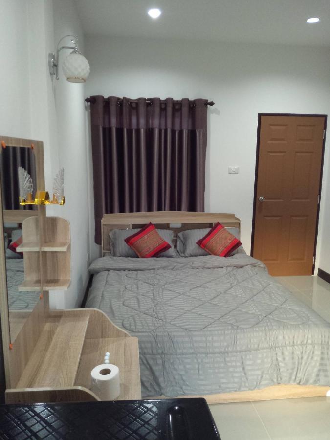 Chom Chan Guesthouse & Hostel เชียงใหม่ ภายนอก รูปภาพ